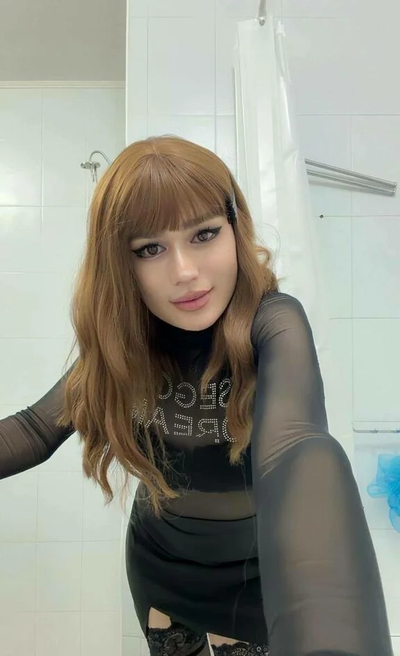 Aisha main photo
